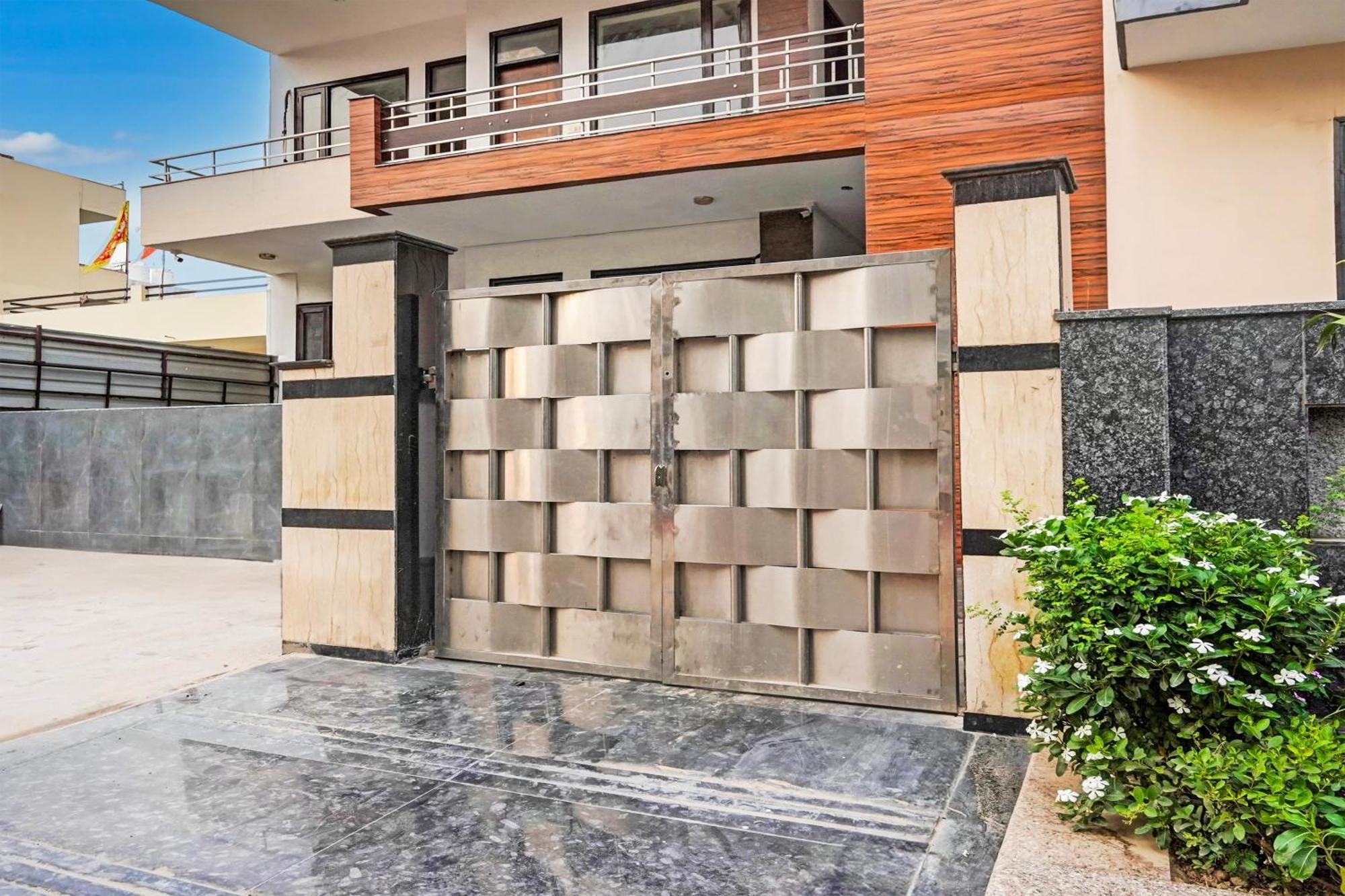 Townhouse Delight Inn Γκουργκάον Εξωτερικό φωτογραφία